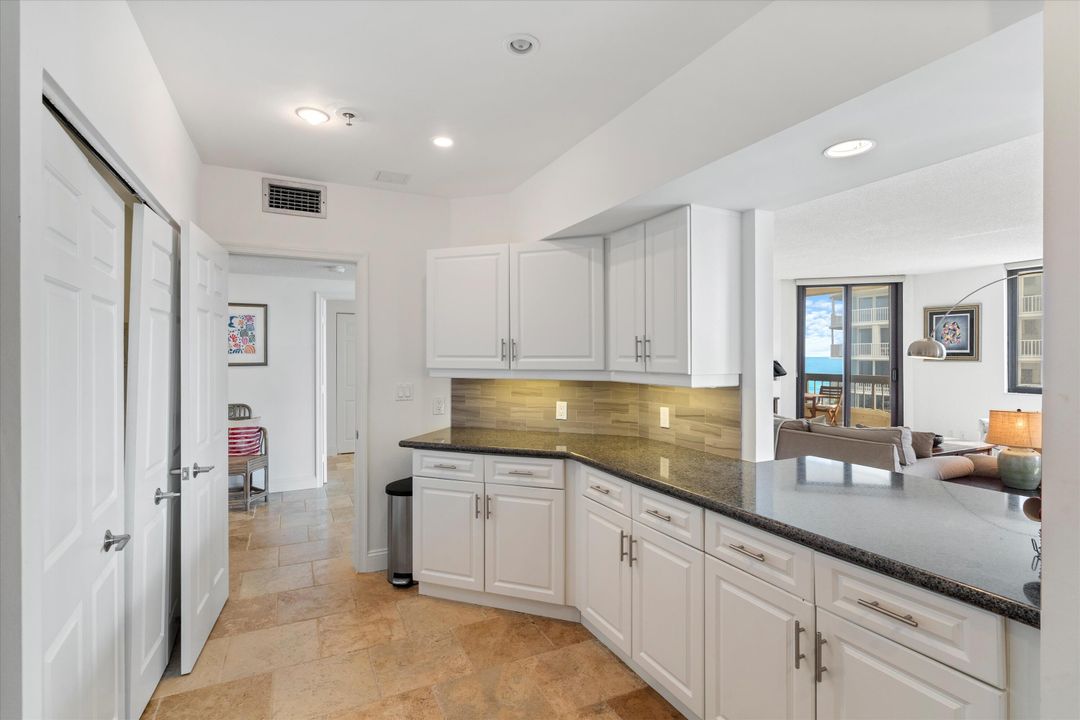 For Sale: $1,850,000 (3 beds, 2 baths, 2165 Square Feet)