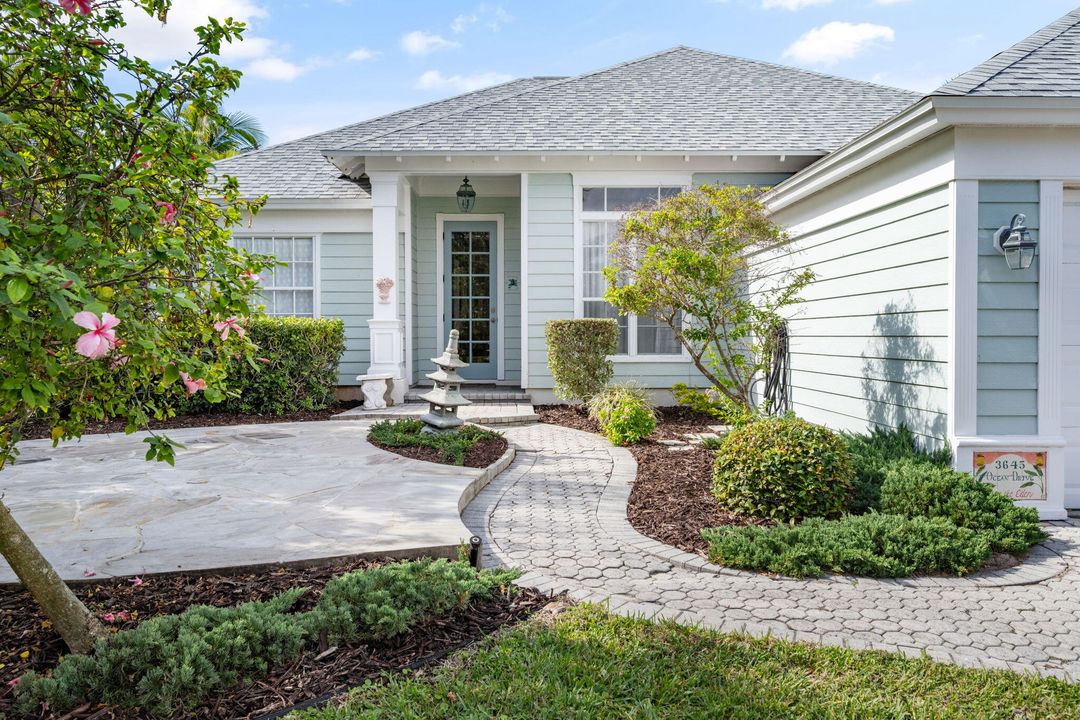 For Sale: $2,300,000 (3 beds, 2 baths, 1909 Square Feet)