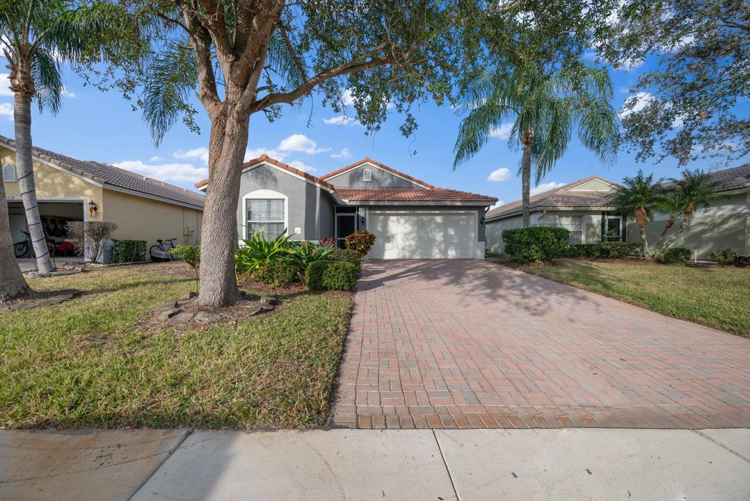 For Sale: $399,900 (3 beds, 2 baths, 1920 Square Feet)