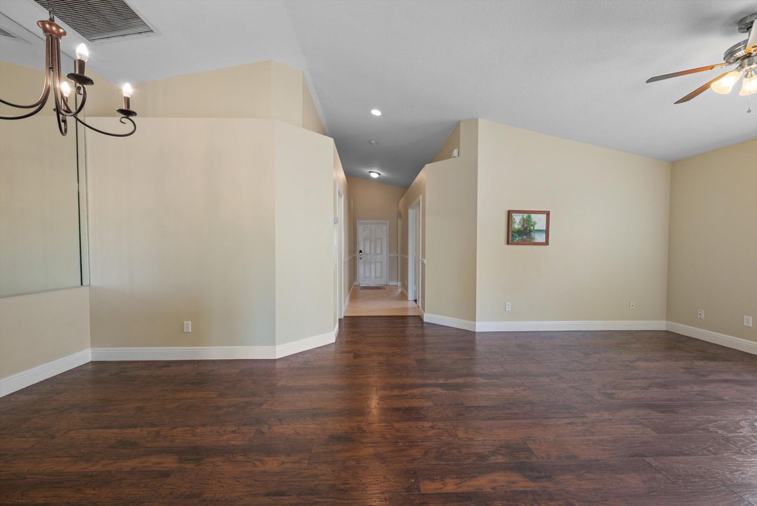 For Sale: $399,900 (3 beds, 2 baths, 1920 Square Feet)