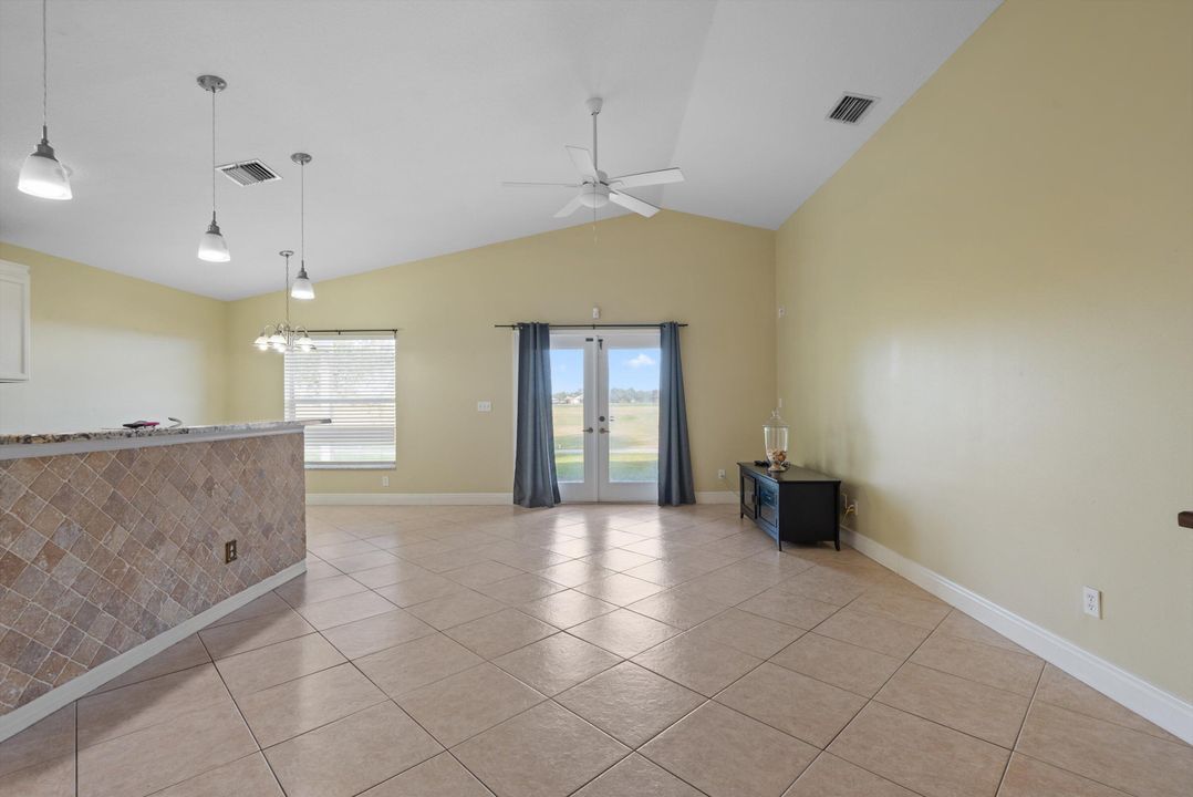 For Sale: $399,900 (3 beds, 2 baths, 1920 Square Feet)