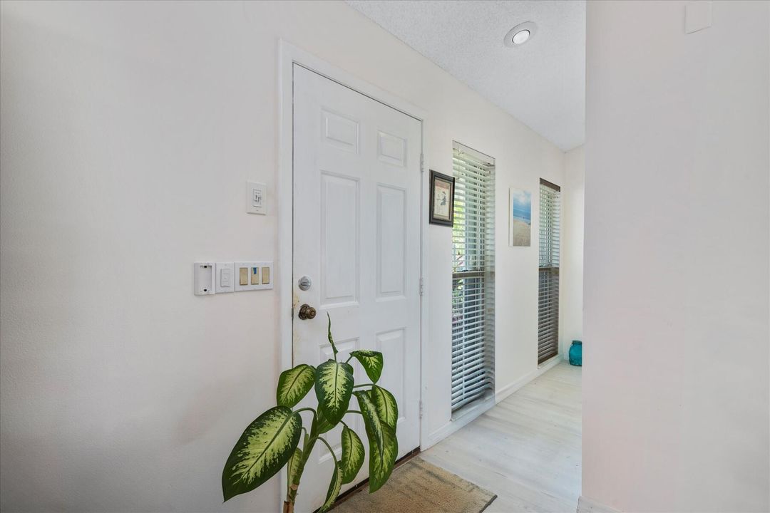 For Sale: $485,000 (2 beds, 2 baths, 1344 Square Feet)