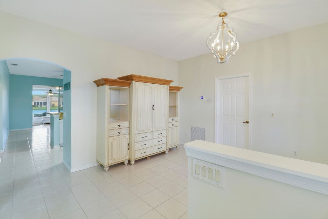 For Sale: $309,900 (2 beds, 2 baths, 1430 Square Feet)