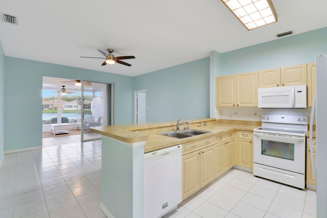 For Sale: $309,900 (2 beds, 2 baths, 1430 Square Feet)