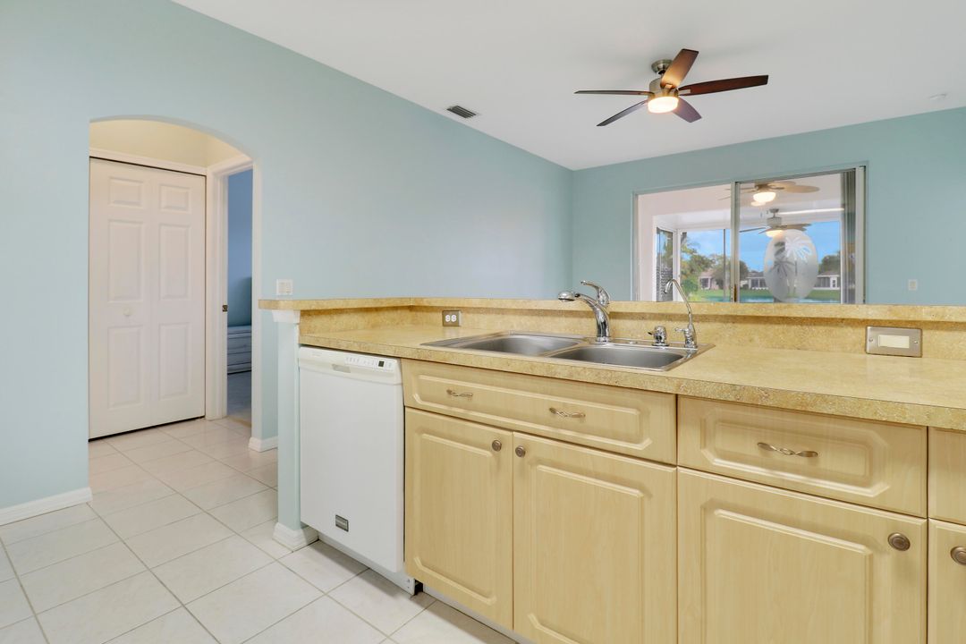 For Sale: $309,900 (2 beds, 2 baths, 1430 Square Feet)