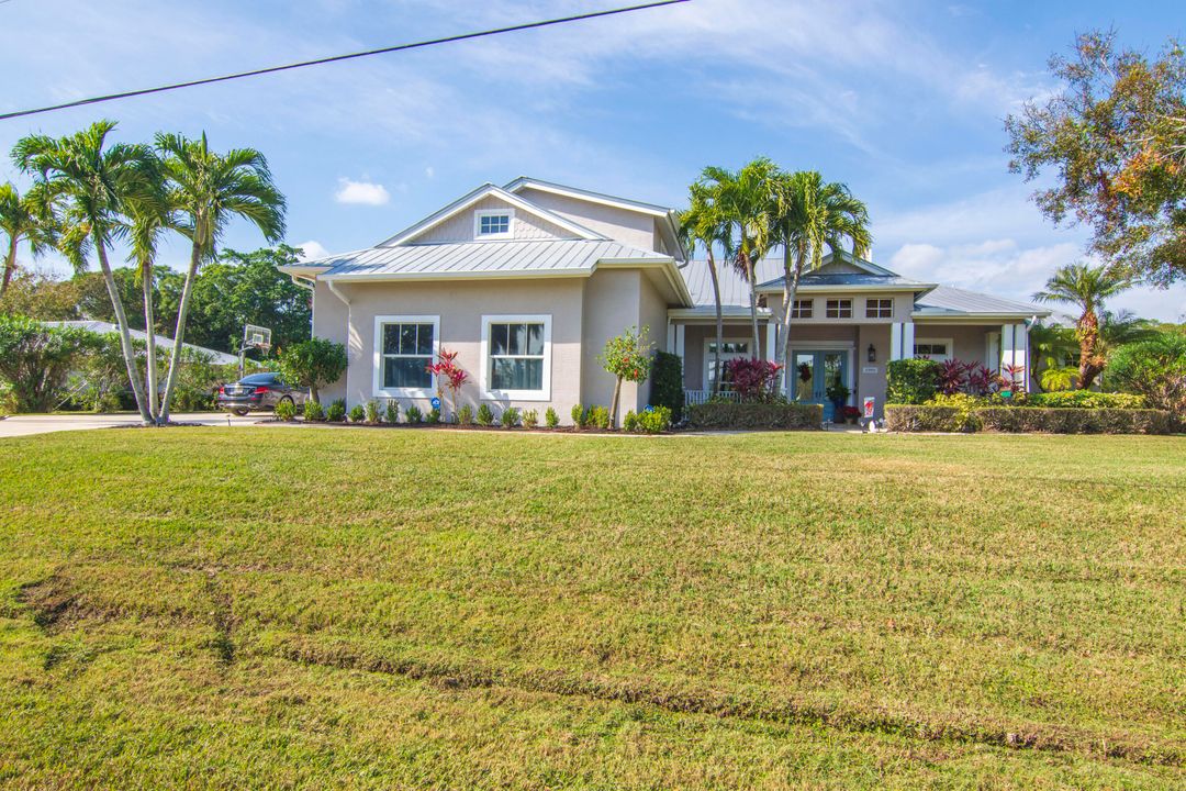 For Sale: $1,200,000 (4 beds, 2 baths, 3041 Square Feet)