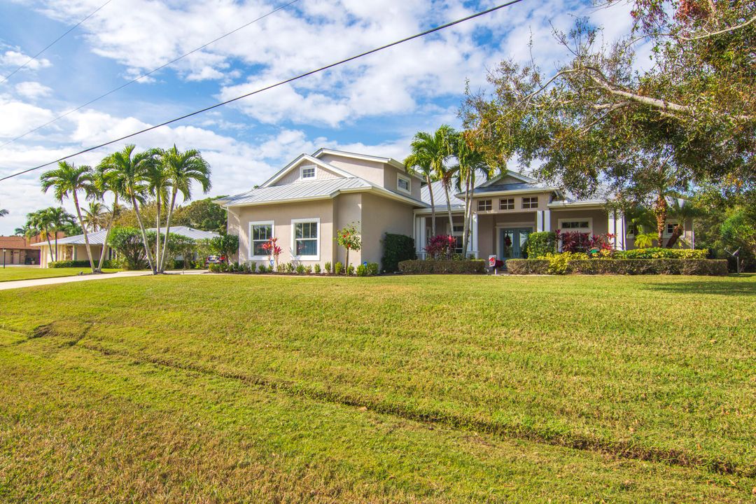 For Sale: $1,200,000 (4 beds, 2 baths, 3041 Square Feet)