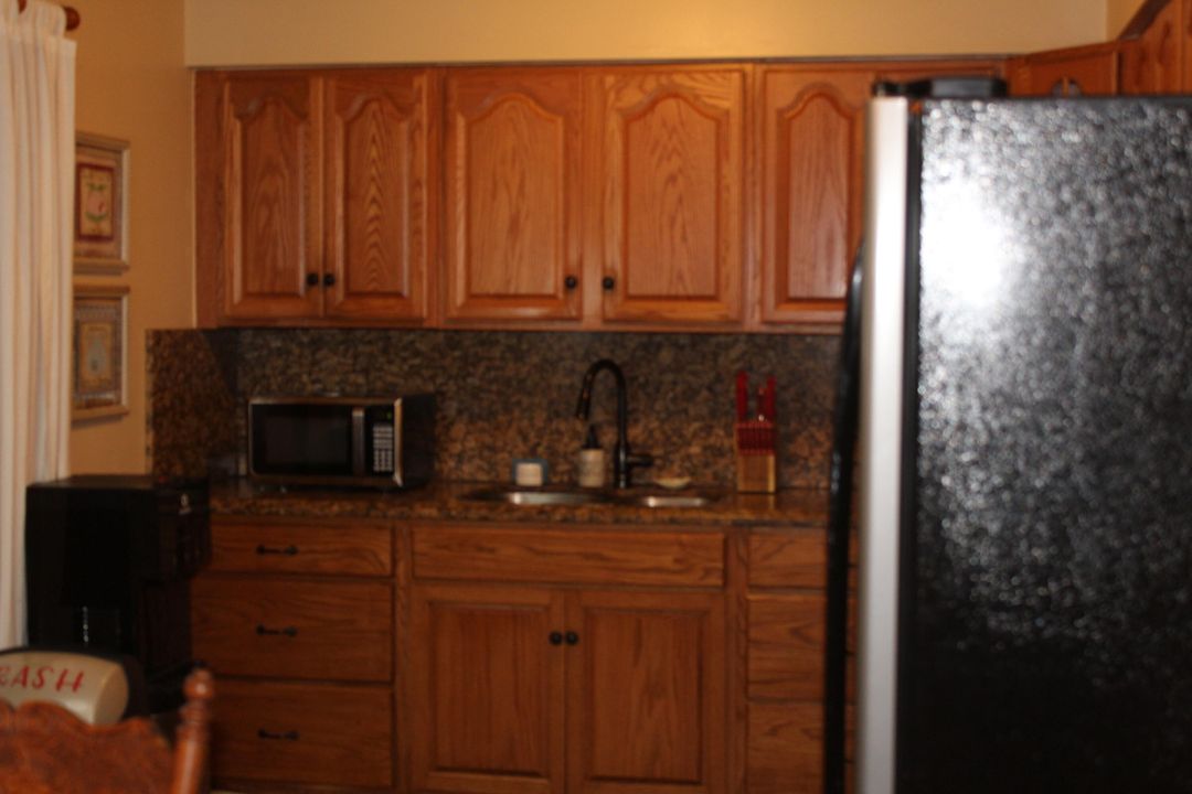 For Sale: $359,000 (3 beds, 2 baths, 1075 Square Feet)