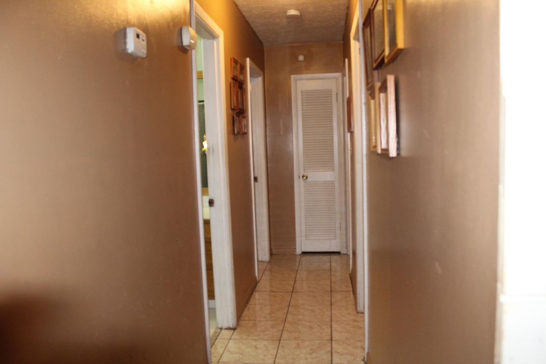 For Sale: $359,000 (3 beds, 2 baths, 1075 Square Feet)