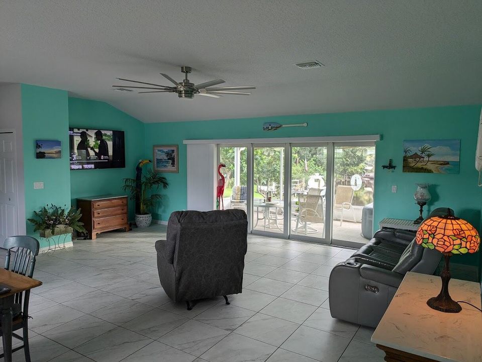 For Sale: $648,000 (3 beds, 2 baths, 1594 Square Feet)