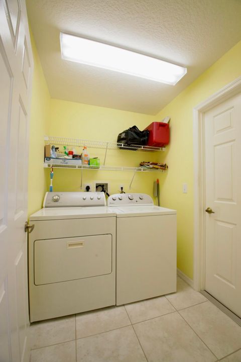 For Sale: $288,900 (2 beds, 2 baths, 1379 Square Feet)