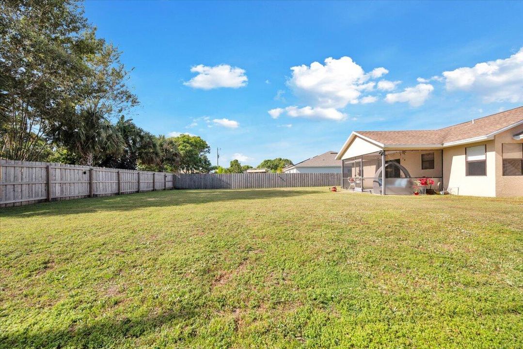 For Sale: $385,000 (3 beds, 2 baths, 1177 Square Feet)