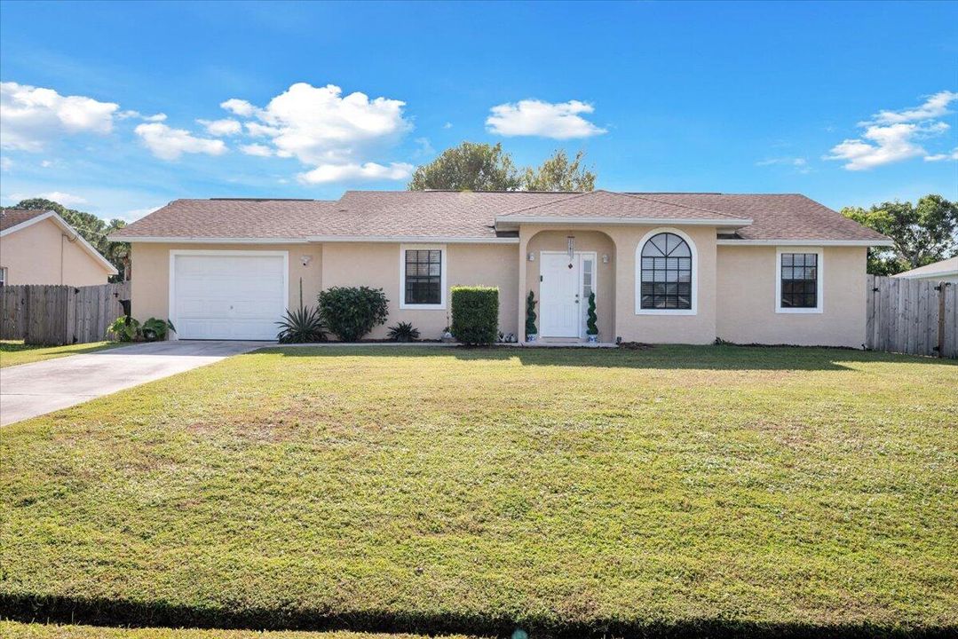 For Sale: $385,000 (3 beds, 2 baths, 1177 Square Feet)