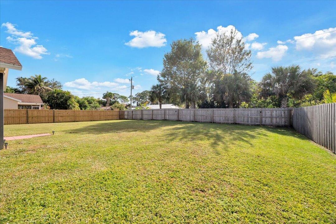 For Sale: $385,000 (3 beds, 2 baths, 1177 Square Feet)