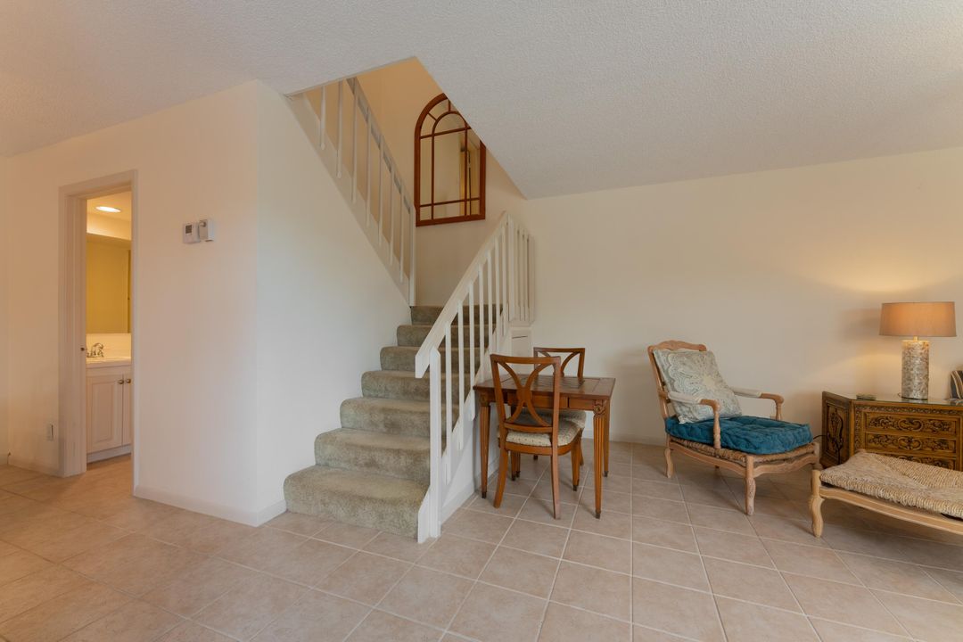 For Sale: $299,900 (2 beds, 2 baths, 1288 Square Feet)