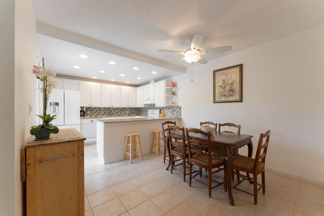 For Sale: $299,900 (2 beds, 2 baths, 1288 Square Feet)