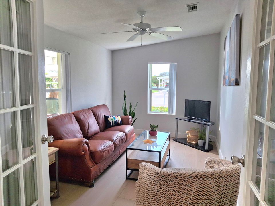 For Sale: $209,900 (2 beds, 2 baths, 1502 Square Feet)