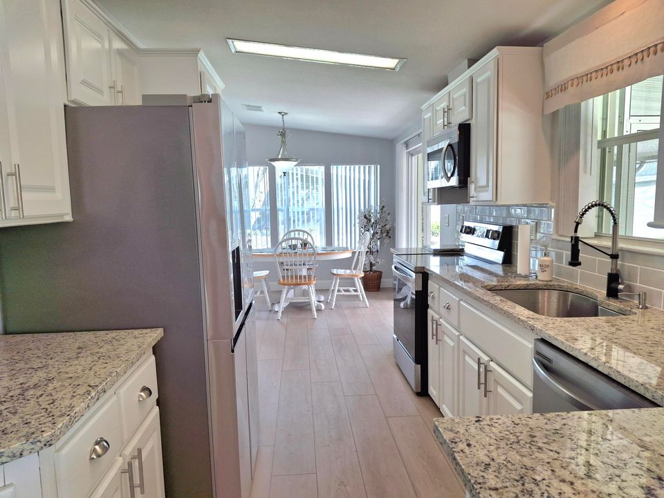 For Sale: $209,900 (2 beds, 2 baths, 1502 Square Feet)