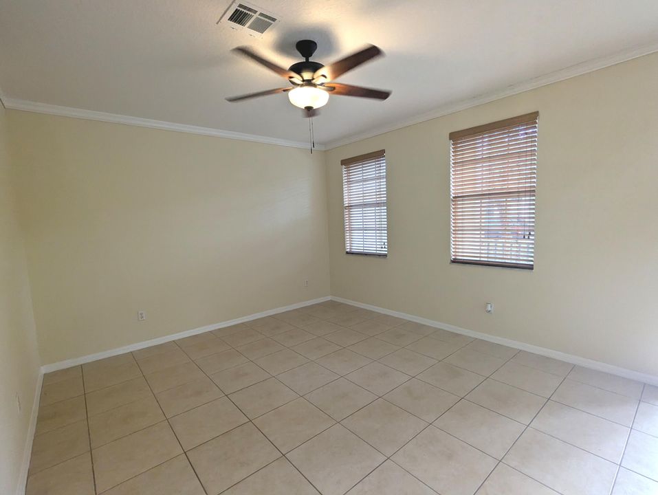 For Rent: $2,175 (3 beds, 2 baths, 1353 Square Feet)