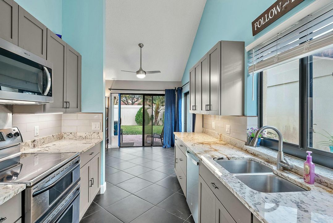 For Sale: $600,000 (3 beds, 2 baths, 1945 Square Feet)