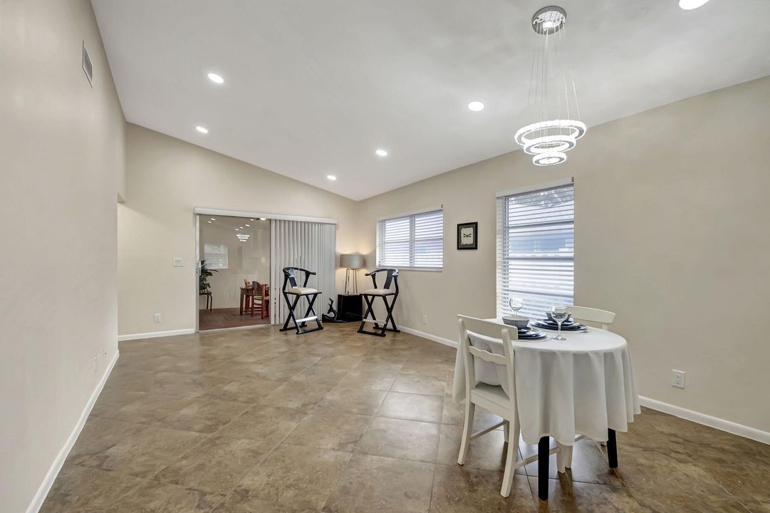 For Sale: $404,000 (2 beds, 2 baths, 1248 Square Feet)