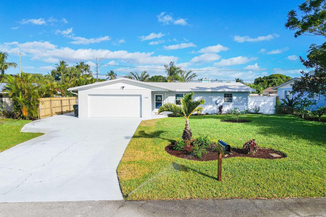 For Sale: $610,000 (3 beds, 2 baths, 1480 Square Feet)