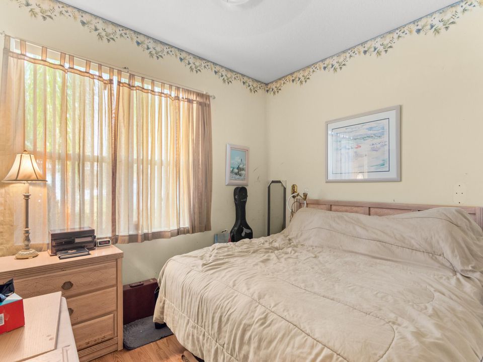 For Sale: $315,000 (2 beds, 2 baths, 1831 Square Feet)