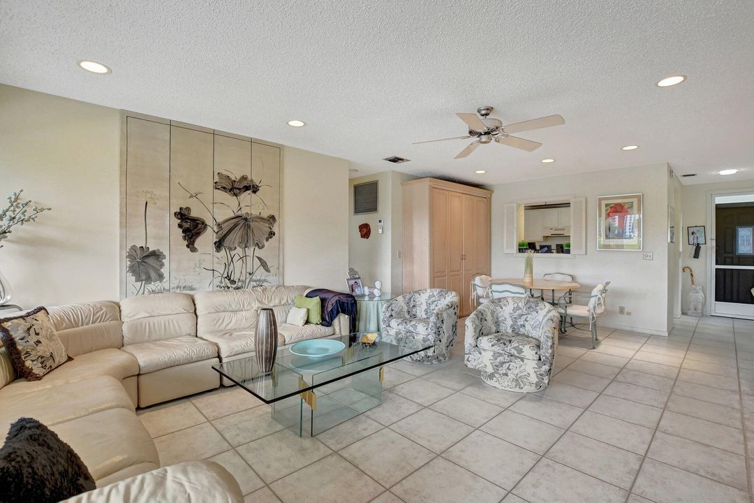 For Sale: $325,000 (2 beds, 2 baths, 1400 Square Feet)