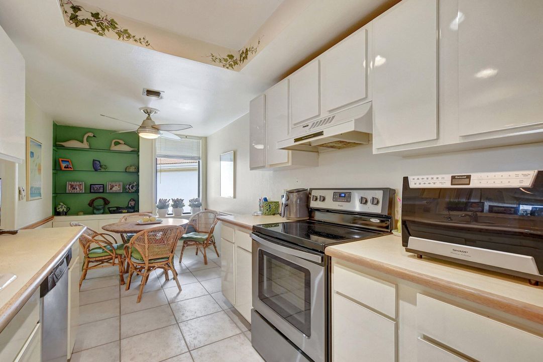 For Sale: $325,000 (2 beds, 2 baths, 1400 Square Feet)