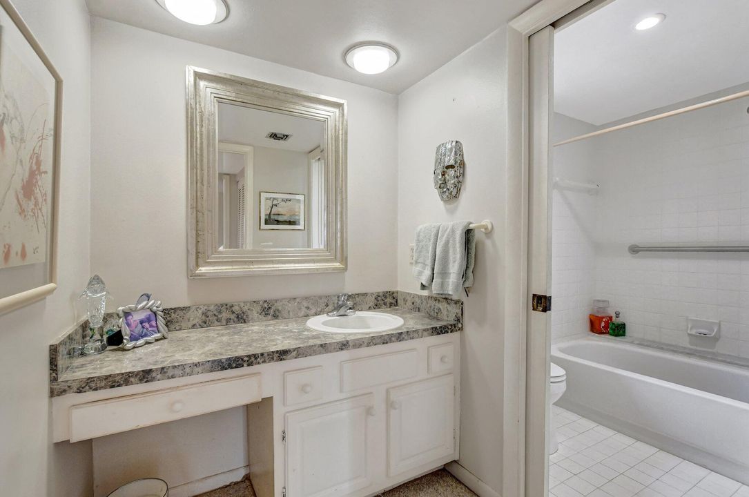 For Sale: $325,000 (2 beds, 2 baths, 1400 Square Feet)