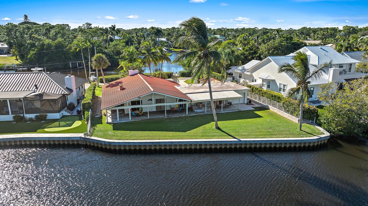 For Sale: $2,200,000 (3 beds, 2 baths, 1910 Square Feet)