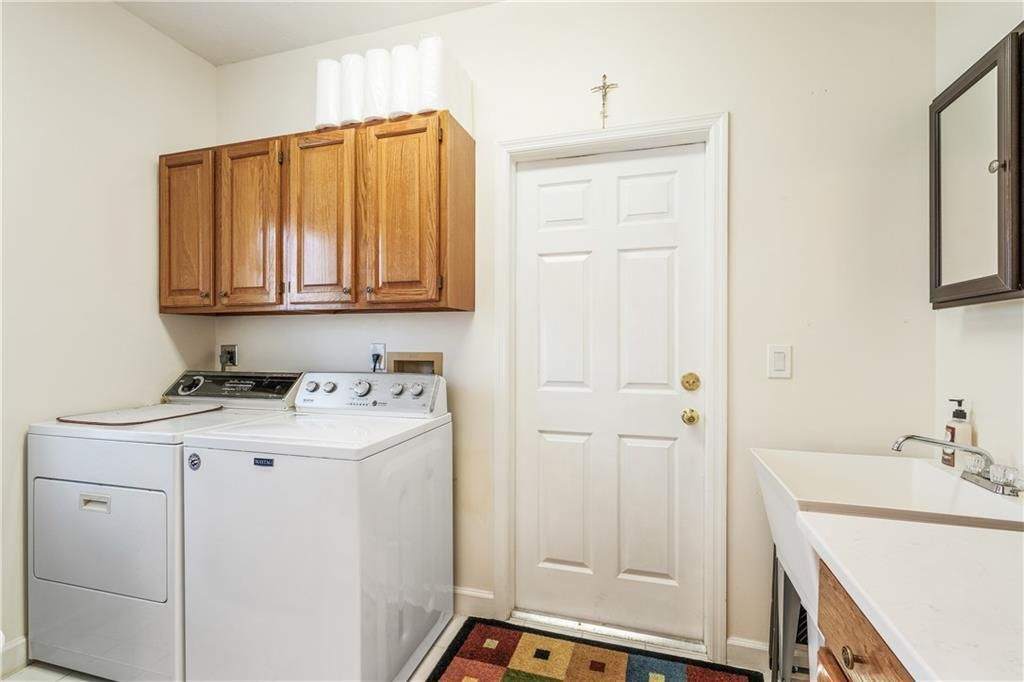 For Sale: $299,500 (2 beds, 2 baths, 1531 Square Feet)