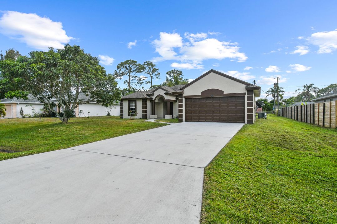 For Sale: $359,900 (3 beds, 2 baths, 1347 Square Feet)