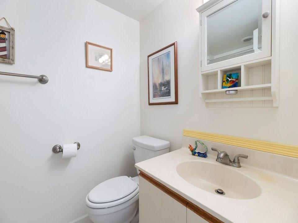 For Sale: $450,000 (2 beds, 2 baths, 1456 Square Feet)