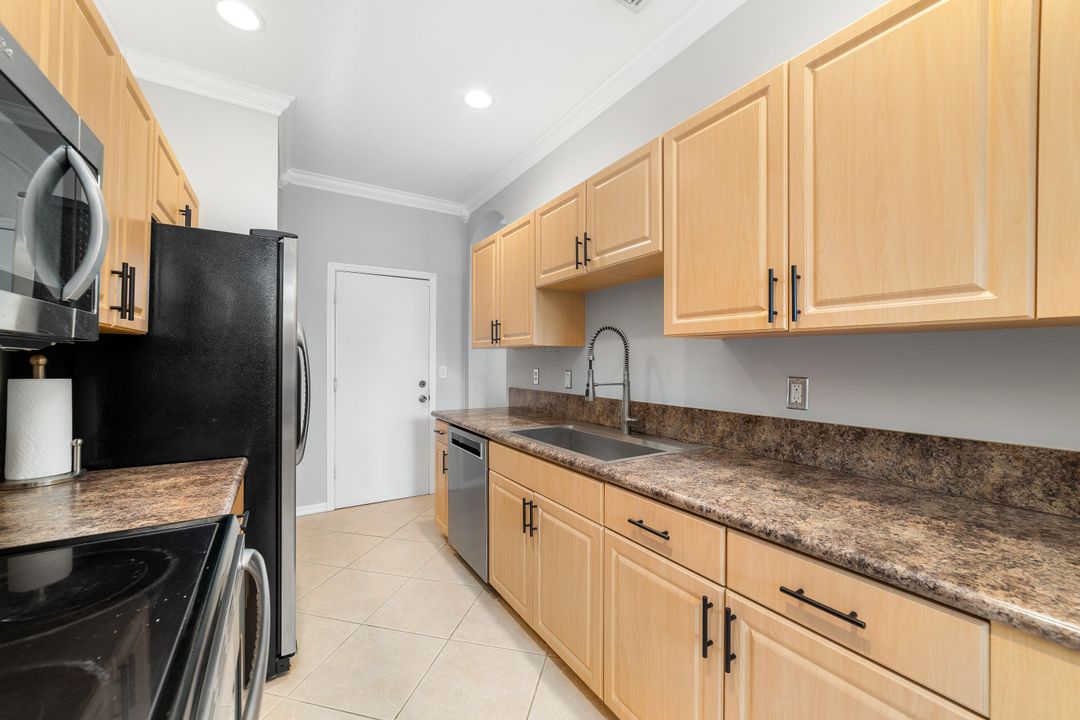 For Sale: $364,900 (2 beds, 2 baths, 1507 Square Feet)