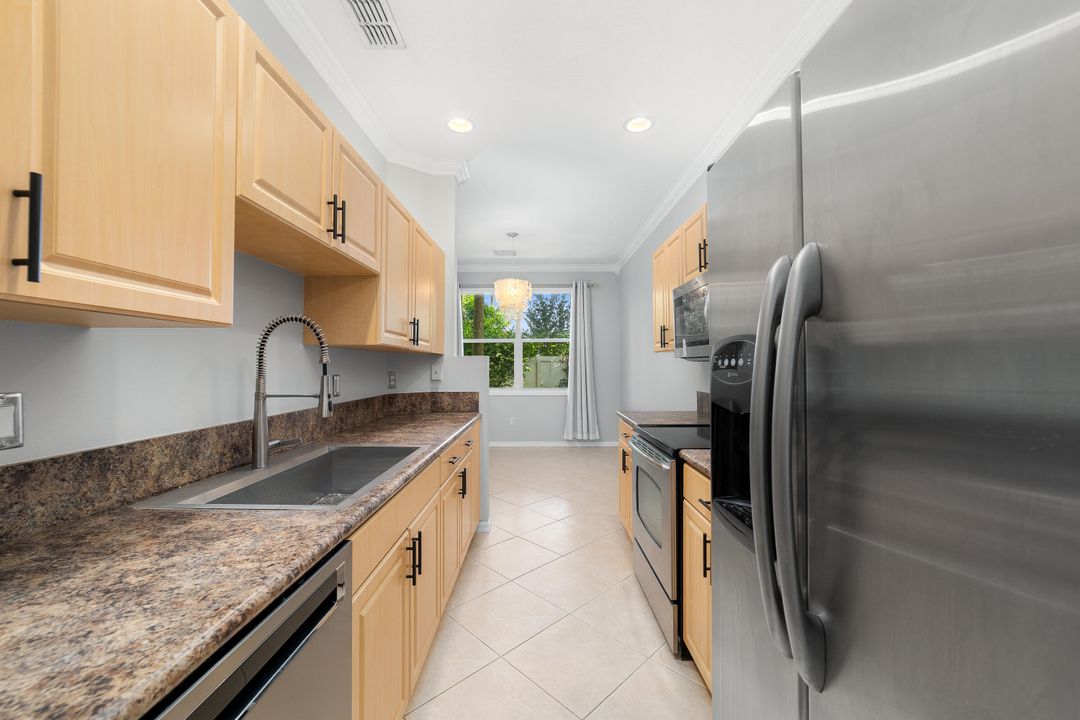 For Sale: $364,900 (2 beds, 2 baths, 1507 Square Feet)