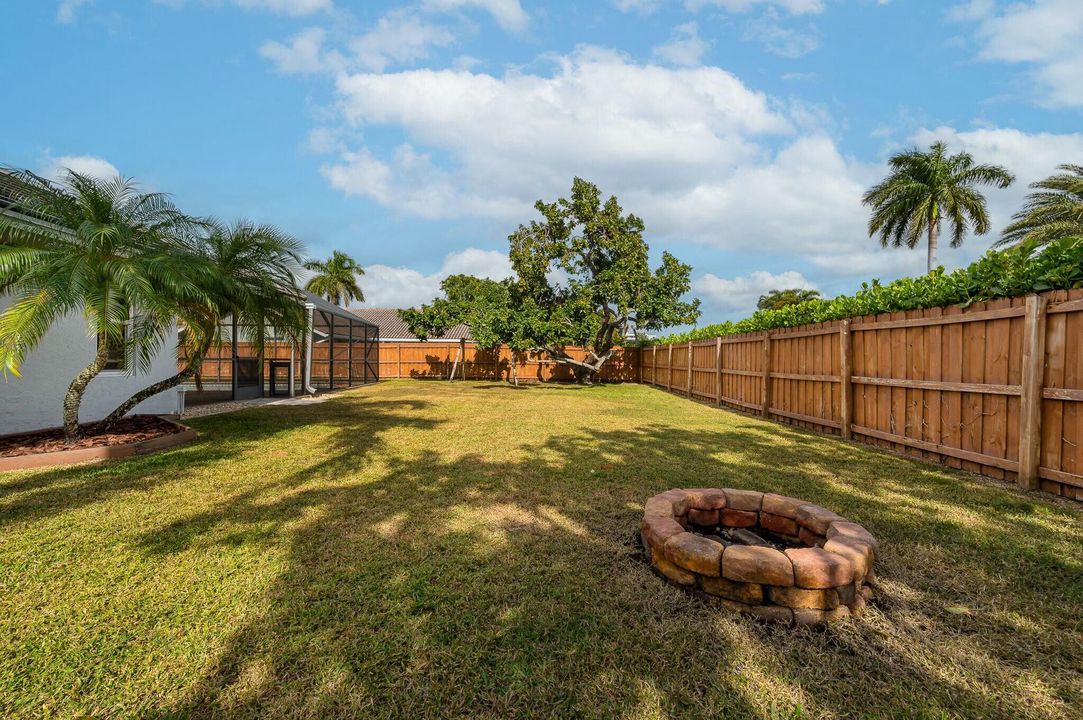 For Sale: $1,050,000 (4 beds, 2 baths, 2366 Square Feet)