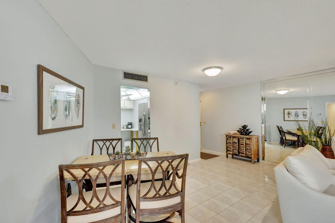 For Sale: $649,000 (2 beds, 2 baths, 1219 Square Feet)