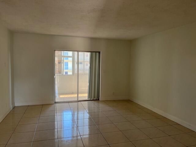 For Sale: $69,680 (2 beds, 2 baths, 894 Square Feet)