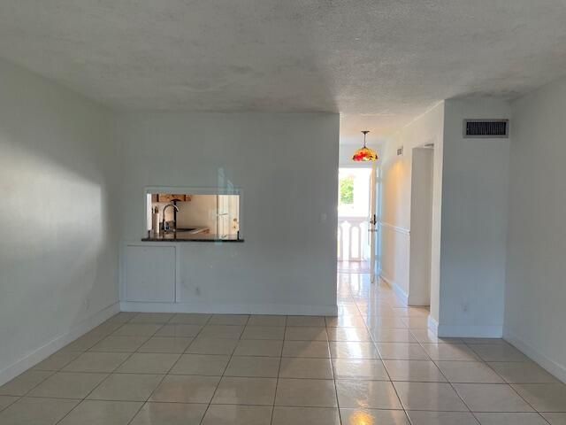 For Sale: $69,680 (2 beds, 2 baths, 894 Square Feet)