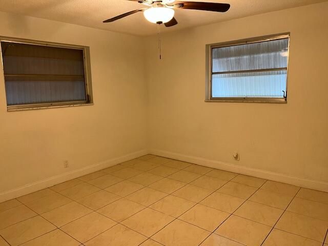 For Sale: $69,680 (2 beds, 2 baths, 894 Square Feet)