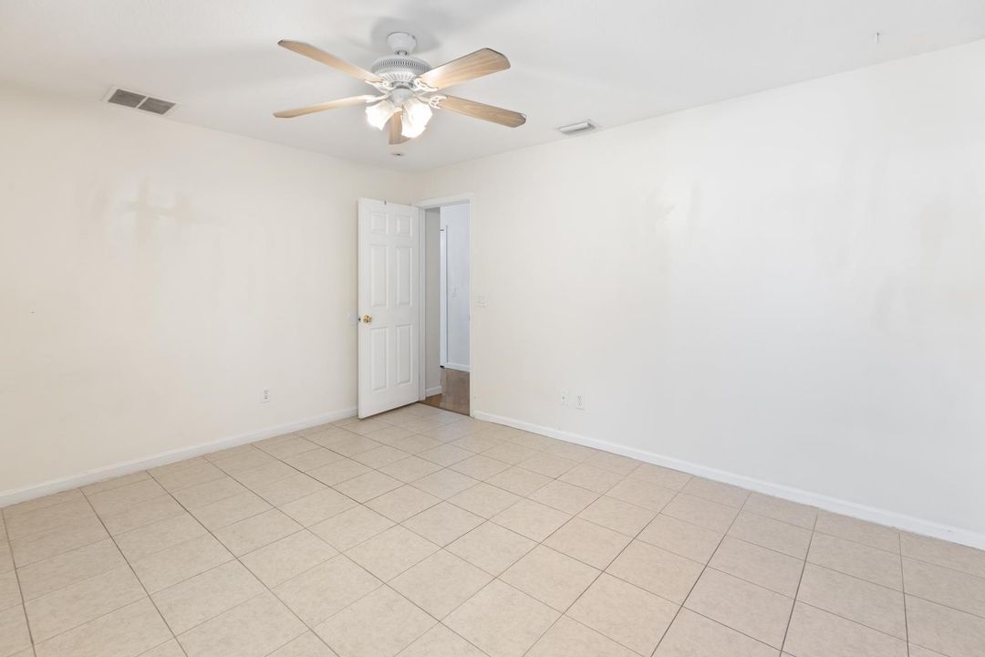 For Rent: $2,400 (3 beds, 2 baths, 1452 Square Feet)