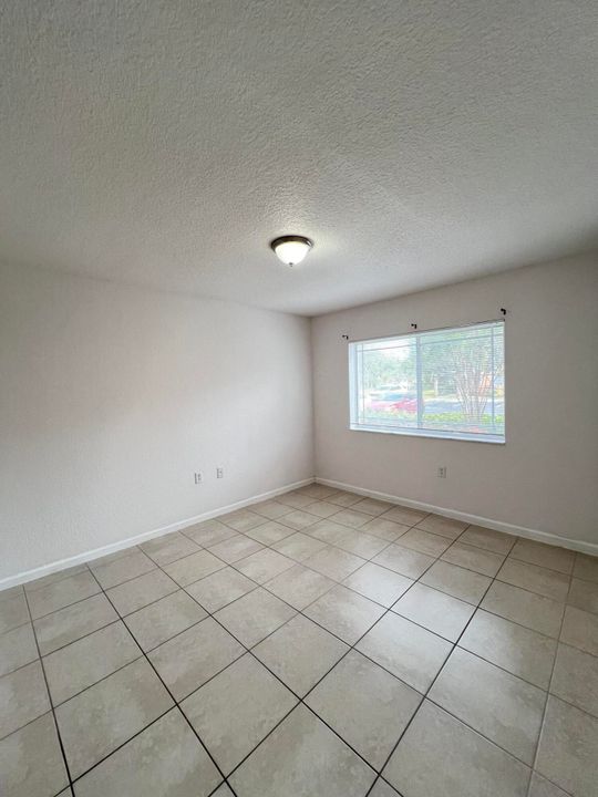 For Rent: $1,900 (2 beds, 2 baths, 960 Square Feet)