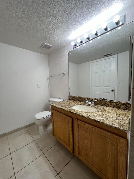 For Rent: $1,900 (2 beds, 2 baths, 960 Square Feet)