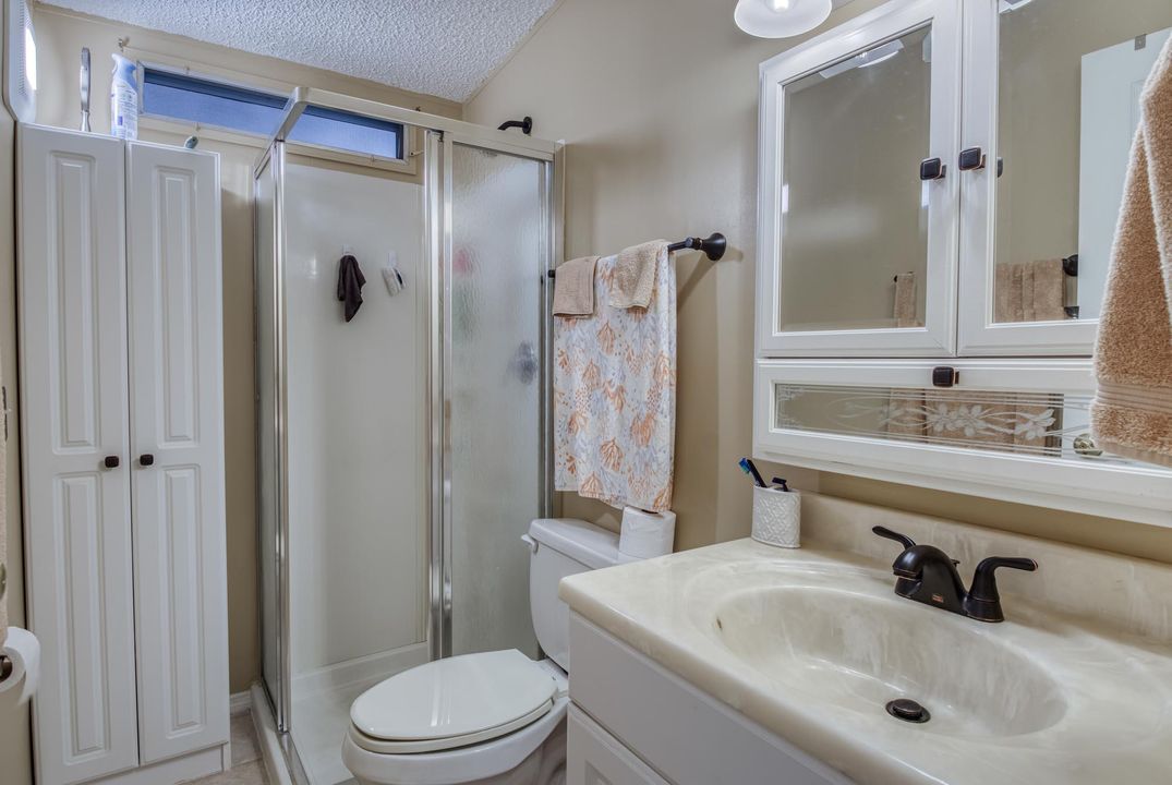 For Sale: $100,000 (2 beds, 2 baths, 952 Square Feet)