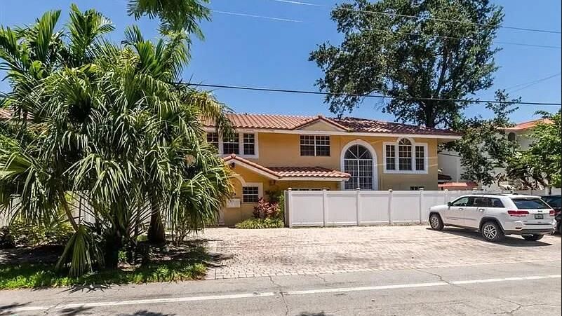 En Venta: $575,000 (2 camas, 2 baños, 1418 Pies cuadrados)