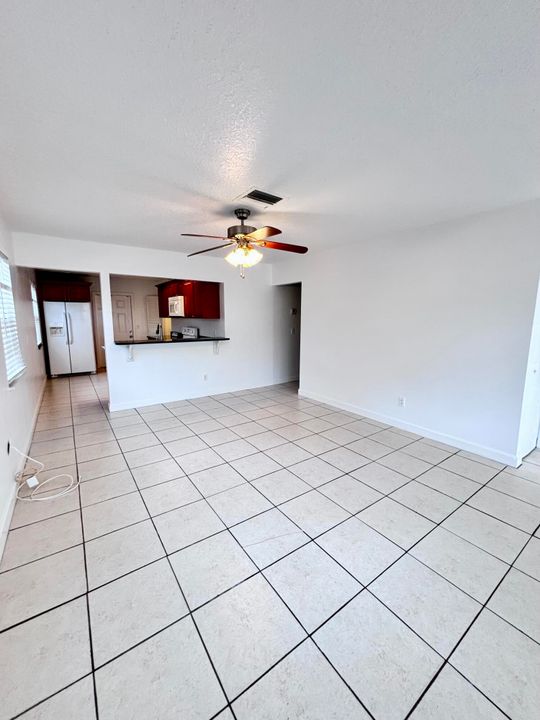 For Rent: $2,100 (2 beds, 2 baths, 896 Square Feet)