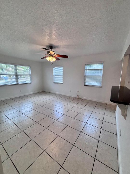 For Rent: $2,100 (2 beds, 2 baths, 896 Square Feet)