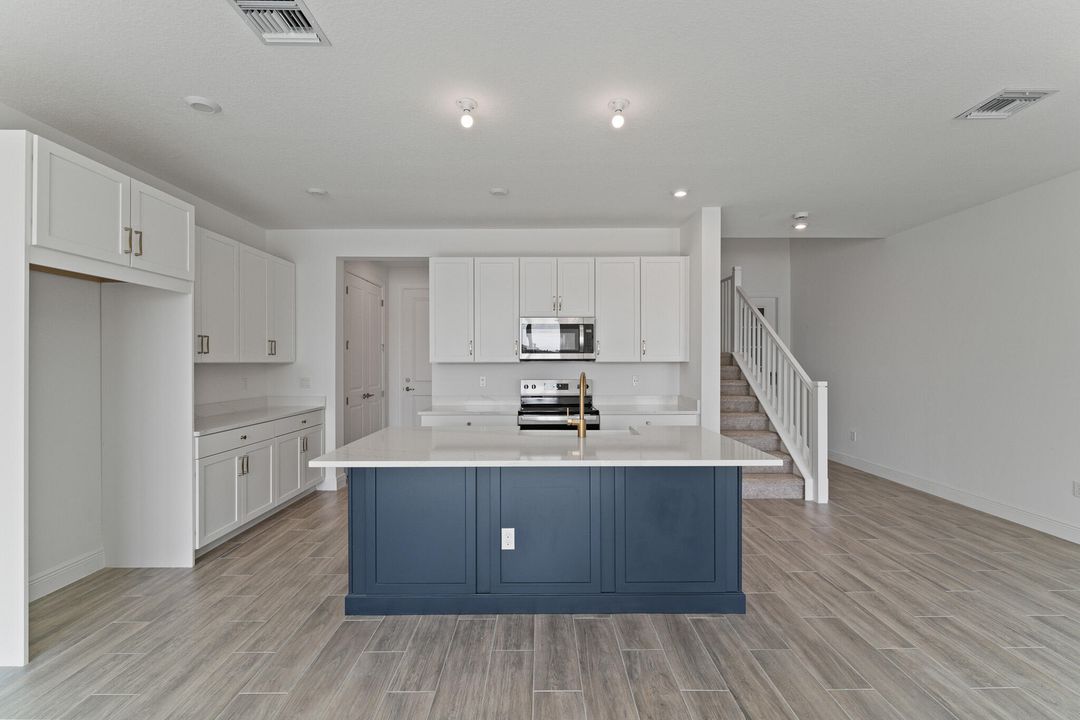 For Sale: $459,137 (3 beds, 2 baths, 1865 Square Feet)