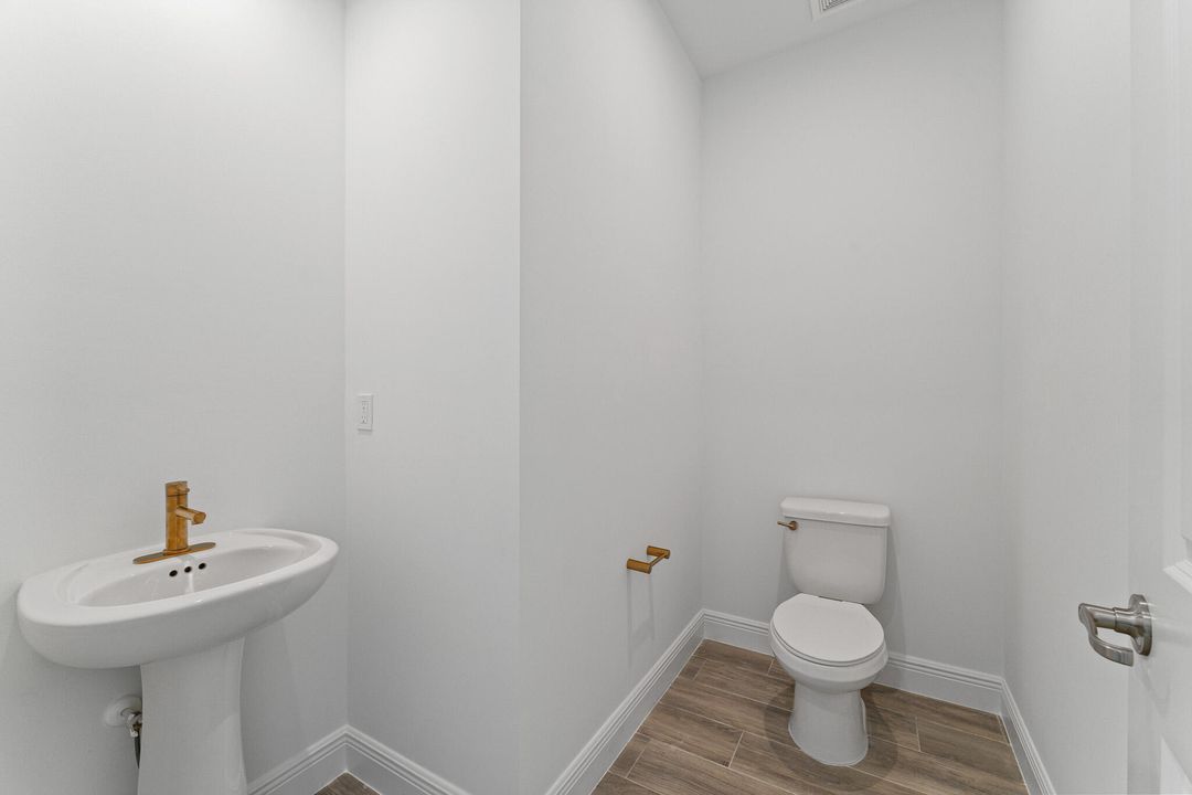 For Sale: $459,137 (3 beds, 2 baths, 1865 Square Feet)